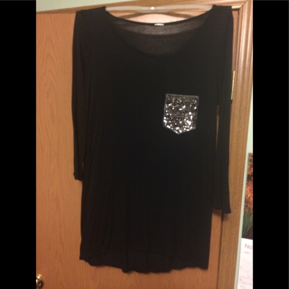 Tunic with sequin pocket - Picture 1 of 1